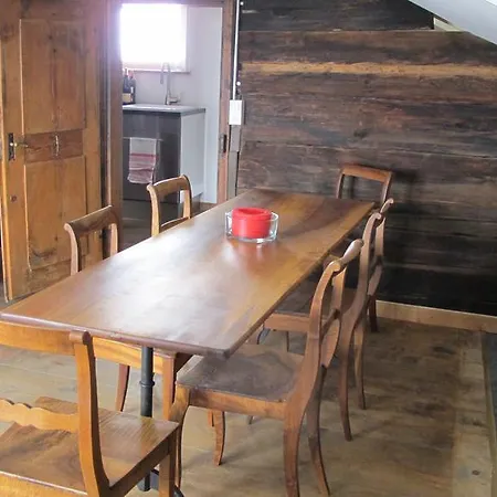 Graubuenden/ Lägenhet Castiel